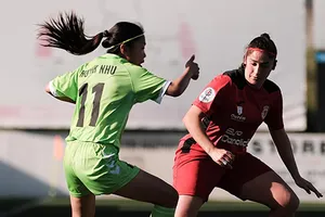 Huỳnh Như góp công trong chiến thắng của Lank FC ở vòng 16