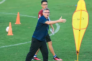 HLV Troussier sẽ có màn khởi động thành công cùng đội tuyển Việt Nam?