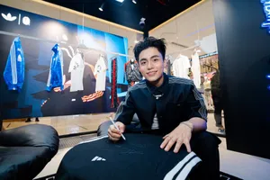 Ca sĩ Mono - Đại Sứ và Gương mặt đại diện cho adidas Originals tại thị trường Việt Nam.