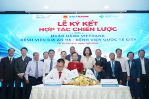 Buổi lễ ký kết diễn ra sáng 1-8. 