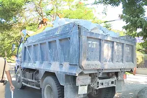 “Hung thần” trên những cung đường ở Huế