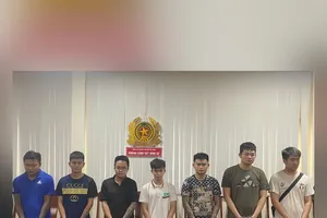 Podcast bản tin trưa 15-8: Bắt nhóm cho vay nặng lãi 360%/năm, ép con nợ chụp ảnh khỏa thân 