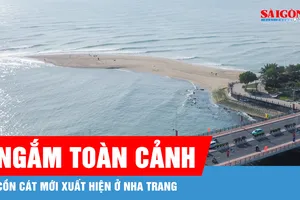 Cồn cát tự nhiên hướng ra biển Nha Trang hút khách