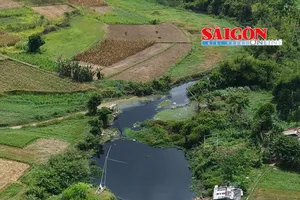 Tuyến kênh chìm Sơn Tịnh, đoạn chảy qua phường Trương Quang Trọng và xã Thọ Phong (tỉnh Quảng Ngãi), đang chịu ô nhiễm nghiêm trọng khi phải “gánh” lượng lớn nước thải từ Cụm công nghiệp Tịnh Ấn Tây.
