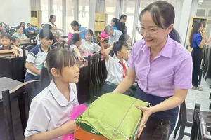 Ra mắt mô hình "Vòng tay yêu thương - Cùng em vững bước" tại phường Tân Thới Hiệp 