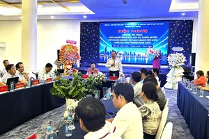 Ông Trương Tiến Triển, Chủ tịch UBND phường phát biểu tại hội nghị. Ảnh: THANH DUNG 