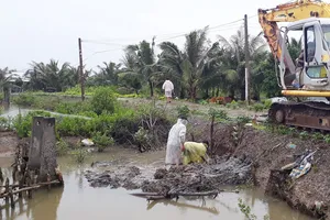 Đê bao chưa hết hạn bảo hành đã bị sụt lún