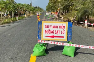 Tuyến đường Tắc Thủ - Vàm Đá Bạc (đoạn Co Xáng- Vàm đá Bạc) bị sụp lún nghiêm trọng