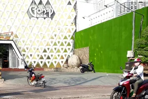 Kể từ ngày 23-3, sẽ thực hiện việc tạm dừng hoạt động các cơ sở dịch vụ giải trí trên địa bàn cho đến khi có văn bản chỉ đạo khác của Chủ tịch UBND tỉnh