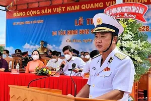 Chuẩn Đô đốc Nguyễn Duy Tỷ phát biểu trong buổi lễ
