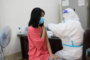 Chủ tịch UBND tỉnh Cà Mau yêu cầu đẩy nhanh tiến độ tiêm vaccine