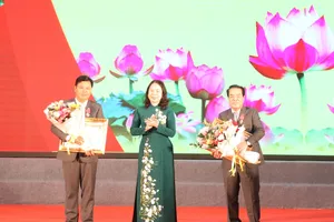  Tỉnh ủy Cà Mau tổ chức họp mặt kỷ niệm 93 năm ngày thành lập Đảng Cộng sản Việt Nam