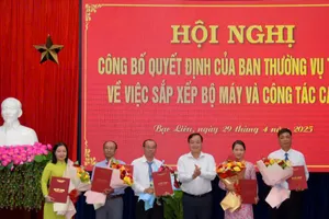 Công bố quyết định hợp nhất Báo Bạc Liêu và Đài PT-TH Bạc Liêu 