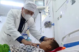 Bạc Liêu: Cấp cứu kịp thời 4 trẻ ăn mì tôm có thuốc diệt chuột