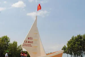 Tỉnh Cà Mau đề nghị TPHCM hỗ trợ mời gọi các dự án phát triển du lịch tại Khu du lịch Quốc gia Mũi Cà Mau