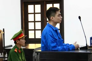 Lãnh án 12 năm tù vì lừa đảo, chiếm đoạt 1,8 tỷ đồng