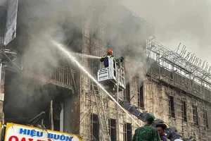 Cà Mau: Lửa thiêu rụi 2 căn nhà lúc rạng sáng