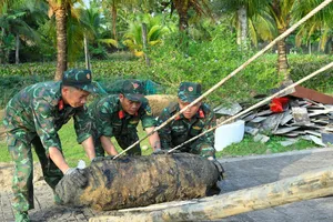Cà Mau: Bàn giao 8 quả bom cho lực lượng công binh hủy nổ