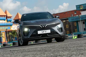 Lăn bánh với giá chỉ hơn 700 triệu đồng: Người tiêu dùng nhanh chóng chốt cọc VinFast VF 7