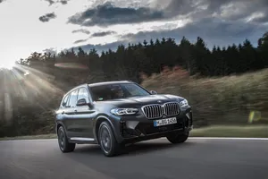 Ưu đãi kép cho các xe lắp ráp BMW với các gói quà tặng dịch vụ chính hãng