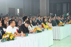 Ban lãnh đạo Kim Oanh Group, Kim Oanh Land và khách mời tham dự sự kiện Lễ giới thiệu K-Home New City – Đô thị nhà ở xã hội chuẩn Singapore đầu tiên tại Việt Nam.