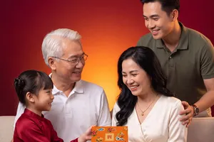 Quà tặng vàng 24K Kim Gia Bảo Gift là món quà trọn vẹn tâm ý dành tặng ông bà, cha mẹ trong mùa lễ Vu lan