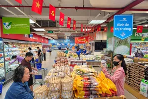 Giá hàng hóa được các nhà bán lẻ giữ ổn định (ẢNH: NGỌC MAI)