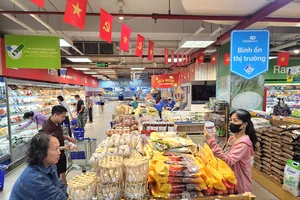 Các siêu thị tập trung nhiều chương trình kích cầu cuối năm (ẢNH: HOÀNG MAI)