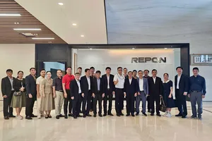 Đoàn công tác tỉnh Tây Ninh đến thăm, làm việc với lãnh đạo Nhà máy Repon (ẢNH: SỞ TÀI CHÍNH TỈNH TÂY NINH)