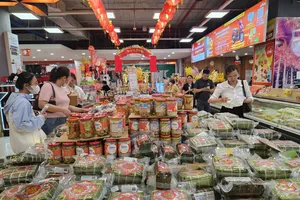 Nhà bán lẻ Saigon Co.op cam kết giữ ổn định giá trong cao điểm mua sắm cuối năm (ẢNH: NGỌC MAI)