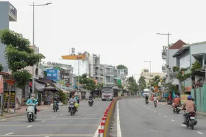 Đường Nguyễn Ảnh Thủ nối dài đã thông thoáng sau khi được ngầm hóa lưới điện