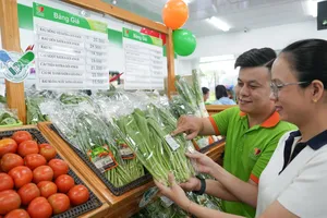 Sản phẩm bình ổn giá tại hệ thống Satramart (ẢNH: HOÀNG HÙNG)