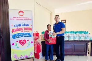 Co.opmart Huế tổ chức gian hàng 0 đồng (THUỲ DƯƠNG)