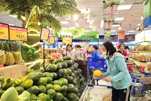 Hàng hóa ngày càng được nâng cao chất lượng, mẫu mã theo thị hiếu của người tiêu dùng (ẢNH: MINH XUÂN)
