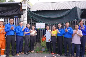 Khánh thành công trình thanh niên Tuyến hẻm có hệ thống điện an toàn, tiết kiệm tại ấp Bình Trường 3, xã Bình Khánh, huyện Cần Giờ, TPHCM 