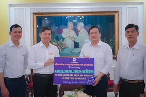 Ủng hộ đồng bào bị thiệt hại bởi thiên tai