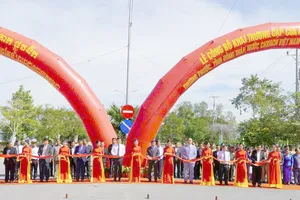 Khai trương cặp cửa khẩu quốc tế đường bộ, đường sông Thường Phước (tỉnh Đồng Tháp) - Kaoh RoKa (tỉnh Prey Veng, Campuchia) mở rộng không gian phát triển