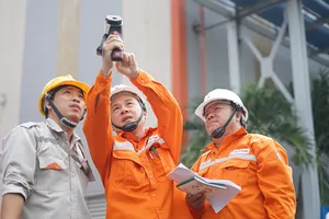 Đợt cao điểm nắng nóng đầu tháng 4 tại TPHCM, sản lượng điện tiêu thụ lũy kế đạt khoảng 190 triệu kWh, tăng mạnh so với cùng kỳ năm trước