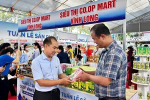 Sản phẩm OCOP Vĩnh Long trưng bày tại siêu thị 