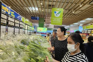 Hàng hóa đạt chuẩn xanh bán trong siêu thị Co.opmart (ẢNH: MINH LAN)