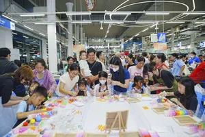 Saigon Co.op tổ chức các hoạt động trải nghiệm tại siêu thị cho học sinh và phụ huynh (ẢNH: HỒNG ANH)