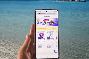 Khách mua hàng trực tuyến qua Co.op Online (ẢNH: ANH THY)
