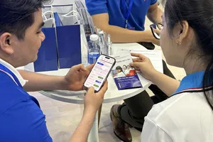 TTCSKH hướng dẫn khách hàng sử dụng APP EVNHCM