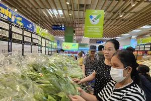 Người tiêu dùng có thể quét mã QR để truy xuất nguồn gốc sản phẩm (ẢNH: HOÀNG ANH)