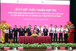 Ký kết hợp tác giữa Agribank và Saigon Co.op (ẢNH: NGUYỄN HIỀN)
