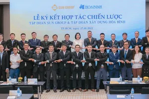Tập đoàn Xây dựng Hòa Bình và Sun Group ký kết hợp tác chiến lược