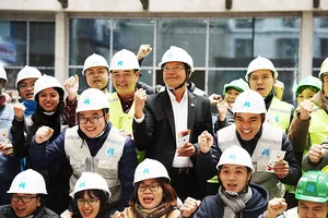 Những nụ cười vang trên các công trình của Tập đoàn Xây dựng Hòa Bình