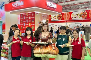 Vietfood & Beverage 2025: Vedan ra mắt sản phẩm mới, thu hút nhiều khách tham quan