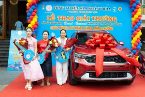 Yến Sào Khánh Hòa trao quà khủng tại Đà Nẵng: 3 khách hàng may mắn rinh xe hơi, xe máy