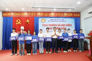Yến sào Khánh Hòa đồng hành cùng Quỹ Khuyến học, Khuyến tài Khánh Hòa